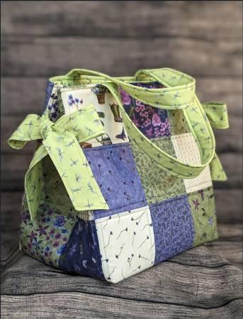 Box Bottom And Bows Tote By Pamela Pereira for Cut Loose Press